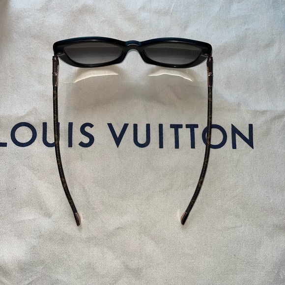 Louis Vuitton Black & Monogram Acetate Z0781W Charlotte Sunglasses - Picture 14 of 15